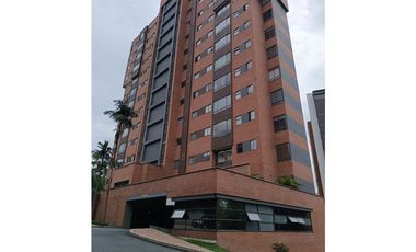 SE VENDE APARTAMENTO EN EL POBLADO LAS LOMAS 2 parqueadero doble