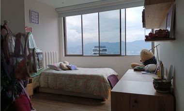 SE VENDE APARTAMENTO EN EL POBLADO LAS LOMAS 2 parqueadero doble