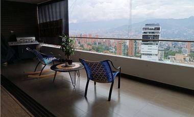 SE VENDE APARTAMENTO EN EL POBLADO LAS LOMAS 2 parqueadero doble