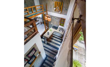 Casa con alojamiento en venta, en el caribe colombiano y rentando