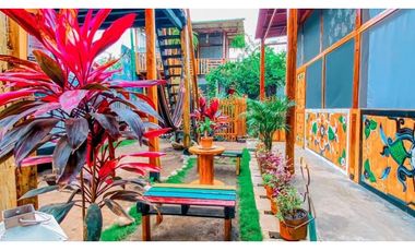 Casa con alojamiento en venta, en el caribe colombiano y rentando