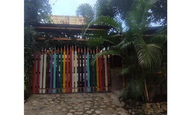 Casa con alojamiento en venta, en el caribe colombiano y rentando