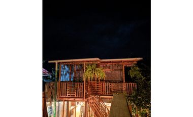 Casa con alojamiento en venta, en el caribe colombiano y rentando