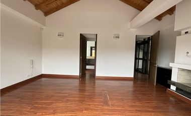 Arriendo Casa Esquinera en Cota, junto al Club Pueblo Viejo