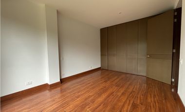 Arriendo Casa Esquinera en Cota, junto al Club Pueblo Viejo