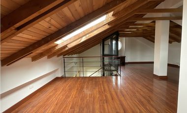 Arriendo Casa Esquinera en Cota, junto al Club Pueblo Viejo