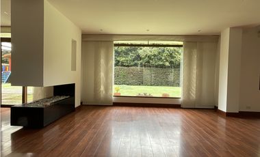 Arriendo Casa Esquinera en Cota, junto al Club Pueblo Viejo