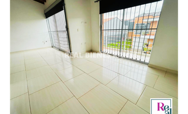 ARRIENDO CASA ESQUINERA UNIFAMILIAR CERCA AL CENTRO COMERCIAL VIVA