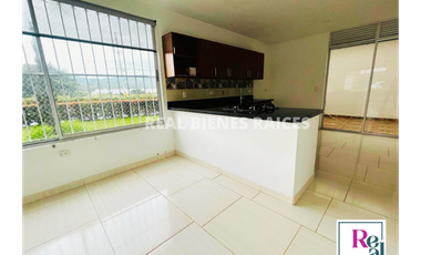 ARRIENDO CASA ESQUINERA UNIFAMILIAR CERCA AL CENTRO COMERCIAL VIVA