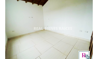 ARRIENDO CASA ESQUINERA UNIFAMILIAR CERCA AL CENTRO COMERCIAL VIVA