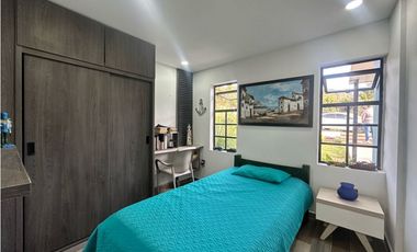 CASA CAMPESTRE EN PARCELACIÓN PRIVADA - GUATAPE