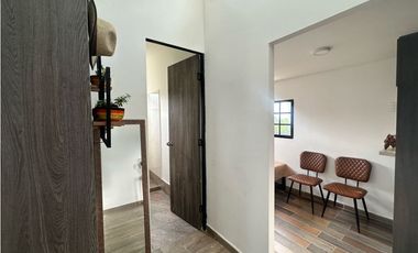 CASA CAMPESTRE EN PARCELACIÓN PRIVADA - GUATAPE