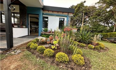 CASA CAMPESTRE EN PARCELACIÓN PRIVADA - GUATAPE