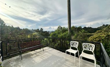 CASA CAMPESTRE EN PARCELACIÓN PRIVADA - GUATAPE