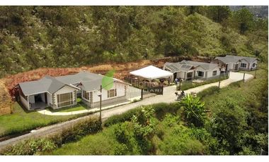 Finca tipo Condominio con 3 Casas