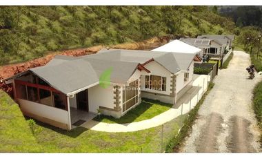 Finca tipo Condominio con 3 Casas