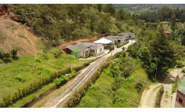 Finca tipo Condominio con 3 Casas
