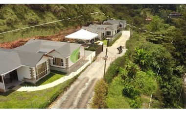 Finca tipo Condominio con 3 Casas