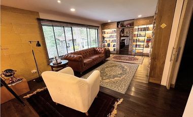 Venta de casa campestre en El Retiro, sector Carabanchel. 2 niveles.