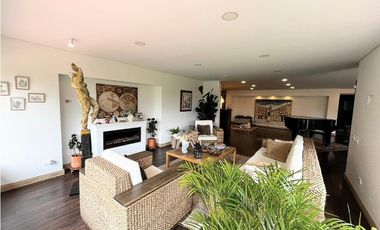 Venta de casa campestre en El Retiro, sector Carabanchel. 2 niveles.