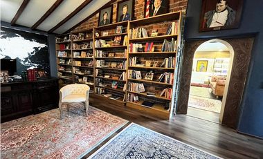 Venta de casa campestre en El Retiro, sector Carabanchel. 2 niveles.