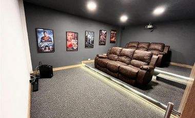 Venta de casa campestre en El Retiro, sector Carabanchel. 2 niveles.