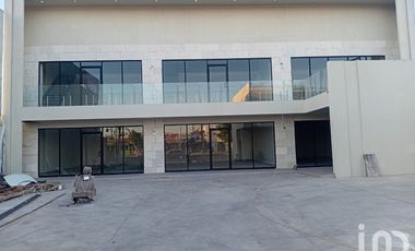 LOCALES RENTA SOBRE LAZARO CARDENAS, JARDINES DEL LAGO MEXICALI, BC