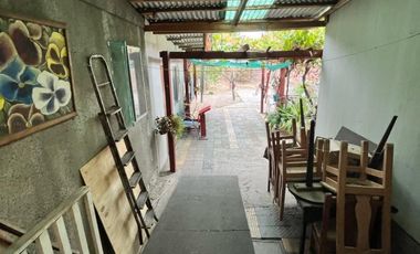 SE VENDE AMPLIA CASA CON PATIO