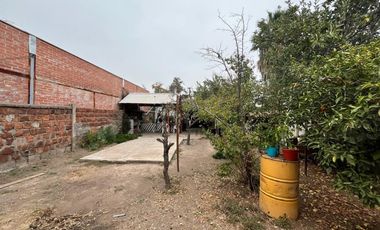 SE VENDE AMPLIA CASA CON PATIO