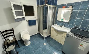 SE VENDE AMPLIA CASA CON PATIO