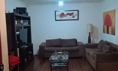 SE VENDE AMPLIA CASA CON PATIO