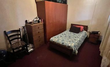 SE VENDE AMPLIA CASA CON PATIO