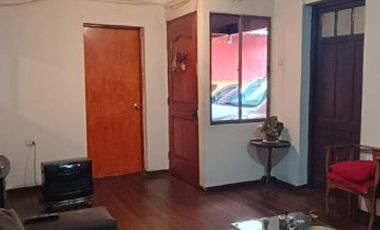 SE VENDE AMPLIA CASA CON PATIO