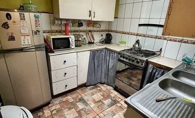 SE VENDE AMPLIA CASA CON PATIO