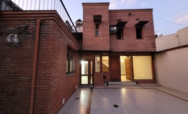 Casa con local en alquiler