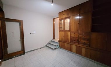 Casa con local en alquiler