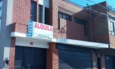 Casa con local en alquiler