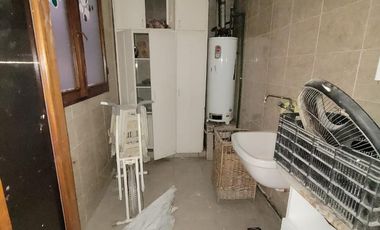 Casa con local en alquiler