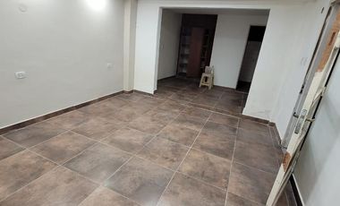 Casa con local en alquiler