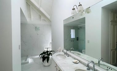 San Isidro Chico - CASA EN ALQUILER - Los Aromos 1200