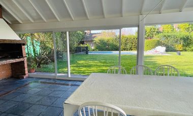 San Isidro Chico - CASA EN ALQUILER - Los Aromos 1200