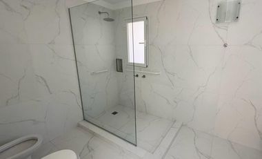 San Isidro Chico - CASA EN ALQUILER - Los Aromos 1200