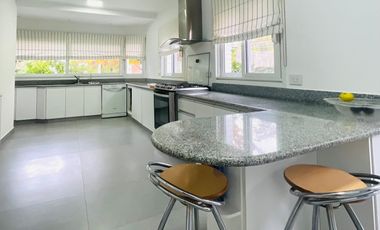 San Isidro Chico - CASA EN ALQUILER - Los Aromos 1200