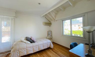 San Isidro Chico - CASA EN ALQUILER - Los Aromos 1200