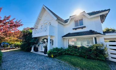 San Isidro Chico - CASA EN ALQUILER - Los Aromos 1200