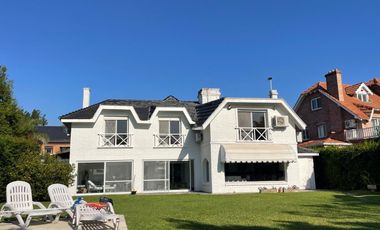 San Isidro Chico - CASA EN ALQUILER - Los Aromos 1200
