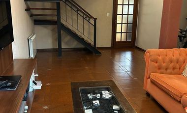 Casa 5 ambientes en venta en Castelar