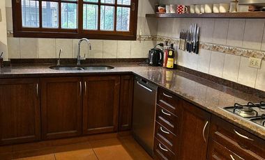 Casa 5 ambientes en venta en Castelar