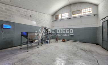 Alquiler Deposito 4.155 m2 con oficinas y playa de maniobra Munro Vicente Lopez