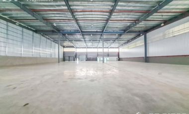 Deposito en alquiler de 3162 m2 con 4 dock predio con seguridad - Garin, Escobar